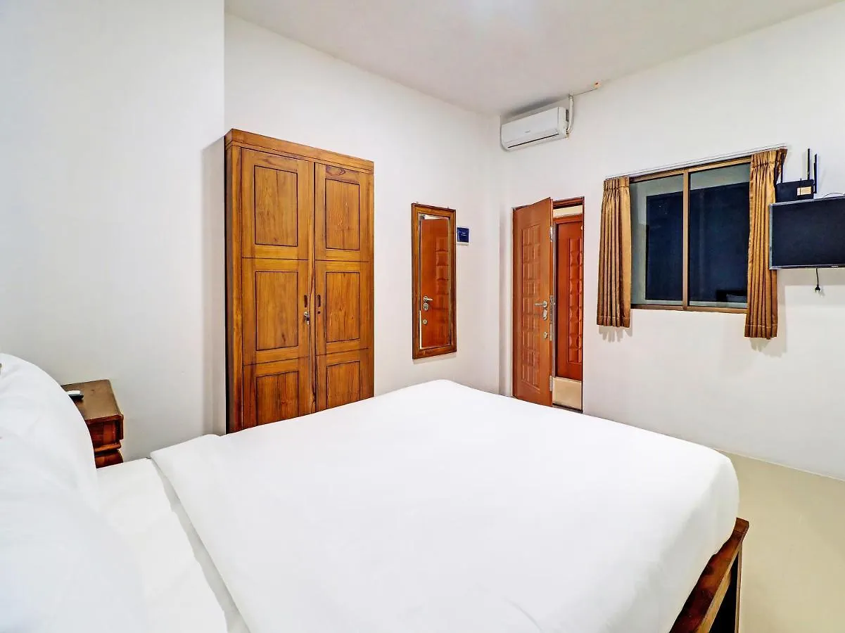 ***  Capital O 92039 Runways House Hotel Tuban  Indonesia