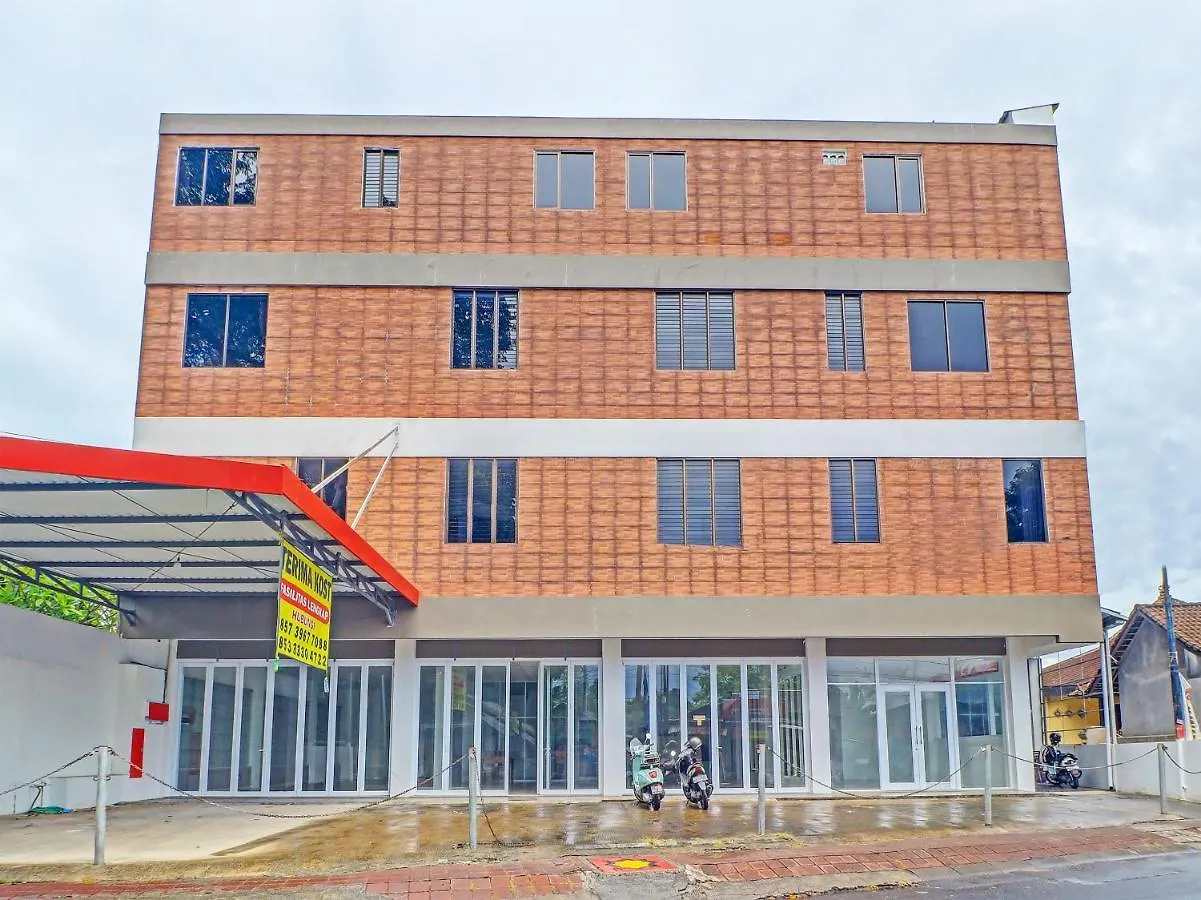 Capital O 92039 Runways House Hotel Tuban  3*, Tuban (Bali)