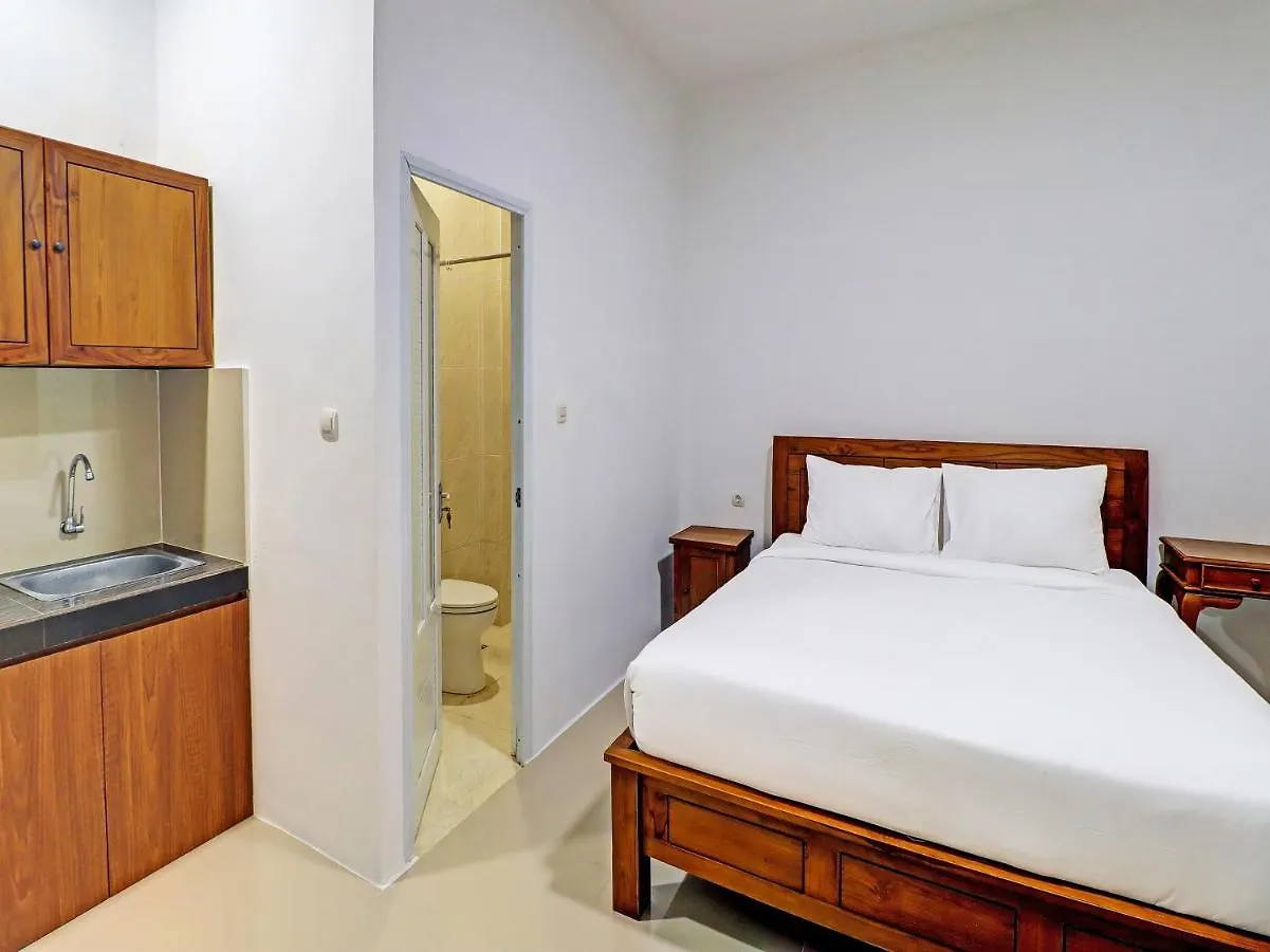 Capital O 92039 Runways House Hotel Tuban