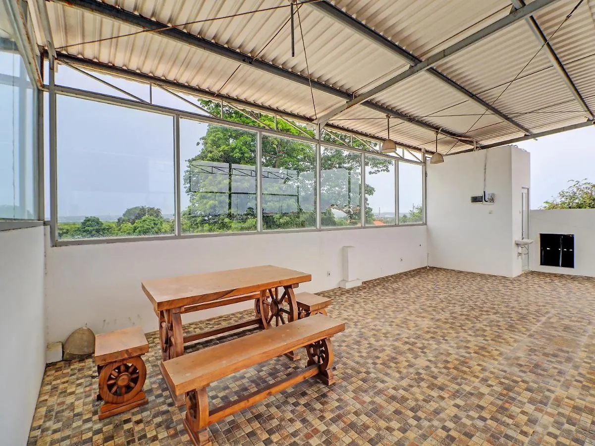 Capital O 92039 Runways House Hotel Tuban